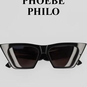 PHOEBE PHILO PEAK SUNGLASSES in black acetate